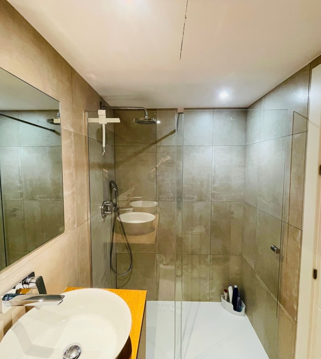 Resa Estates Ibiza for sale koop penthouse Cala Vadella Bathroom 2.jpeg